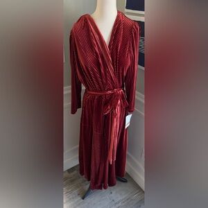 NWT - Madison Tara Pretty Paprika Color Velvet Dress